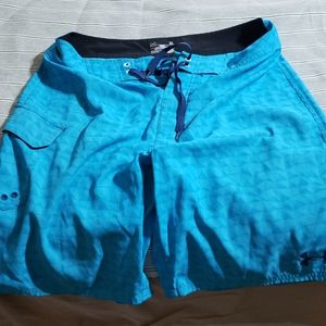 Under Armour mens swim trunks size34